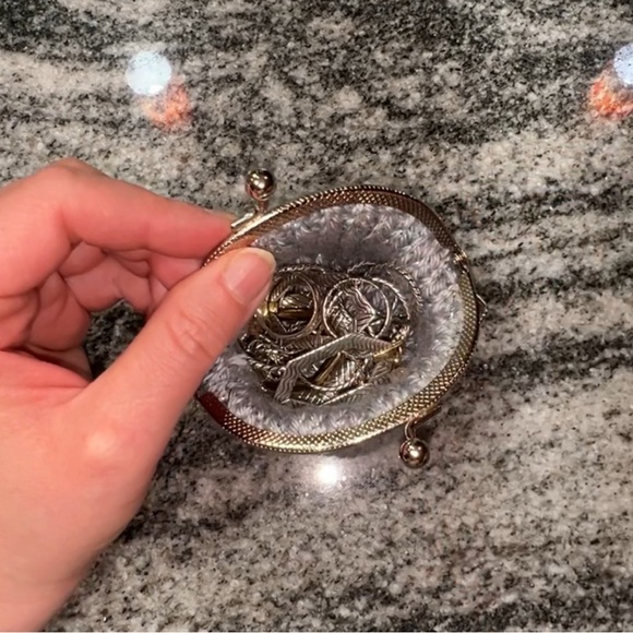 Knitted Coin Purse- Sliver - Picture 9 of 13